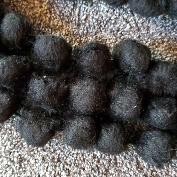 Marcus Adler Infinity Scarf - Picture 4 of 4